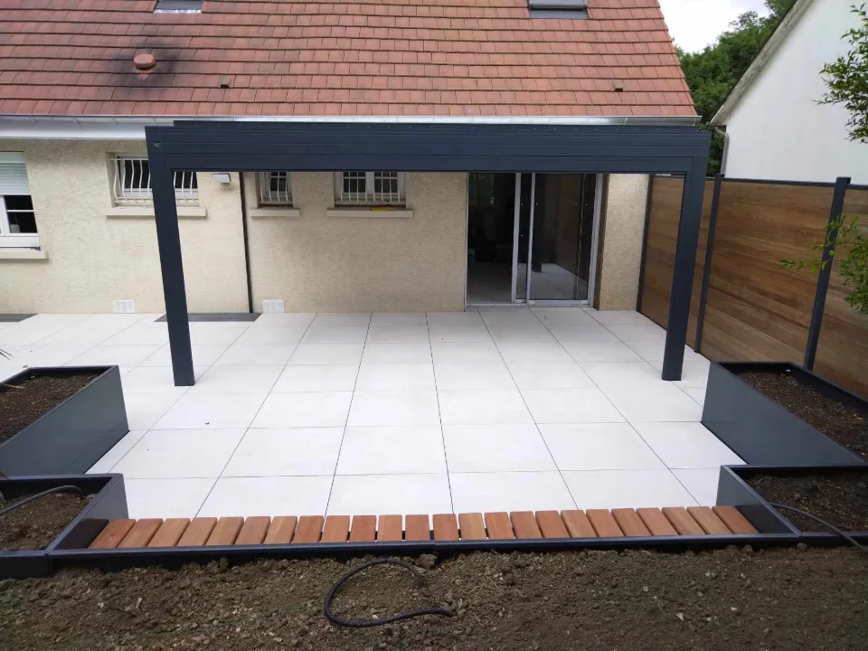 terrasse-bois-composite-pierre