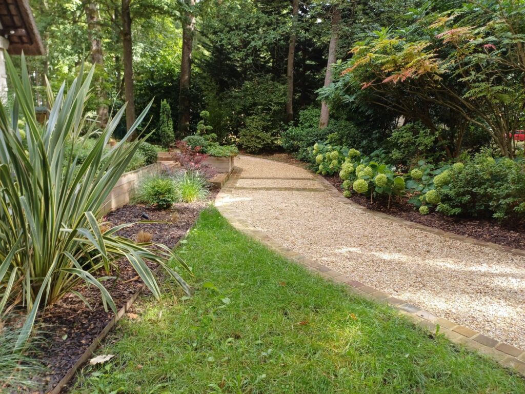 allee-pavee-jardin-paysager