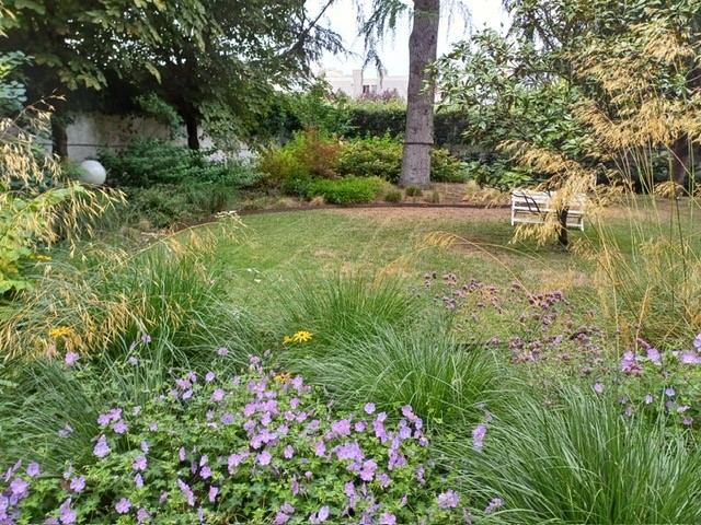 amenagement-jardin-paysager-massifs-fleuris