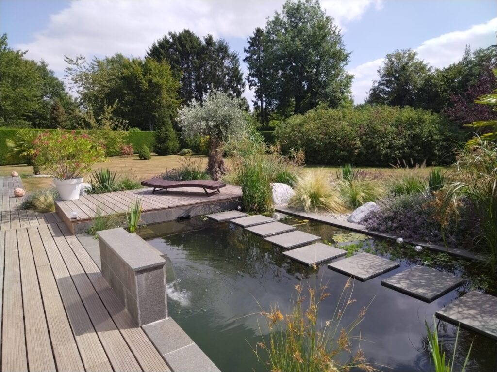 bassin-contemporain-pas-japonais-terrasse-bois