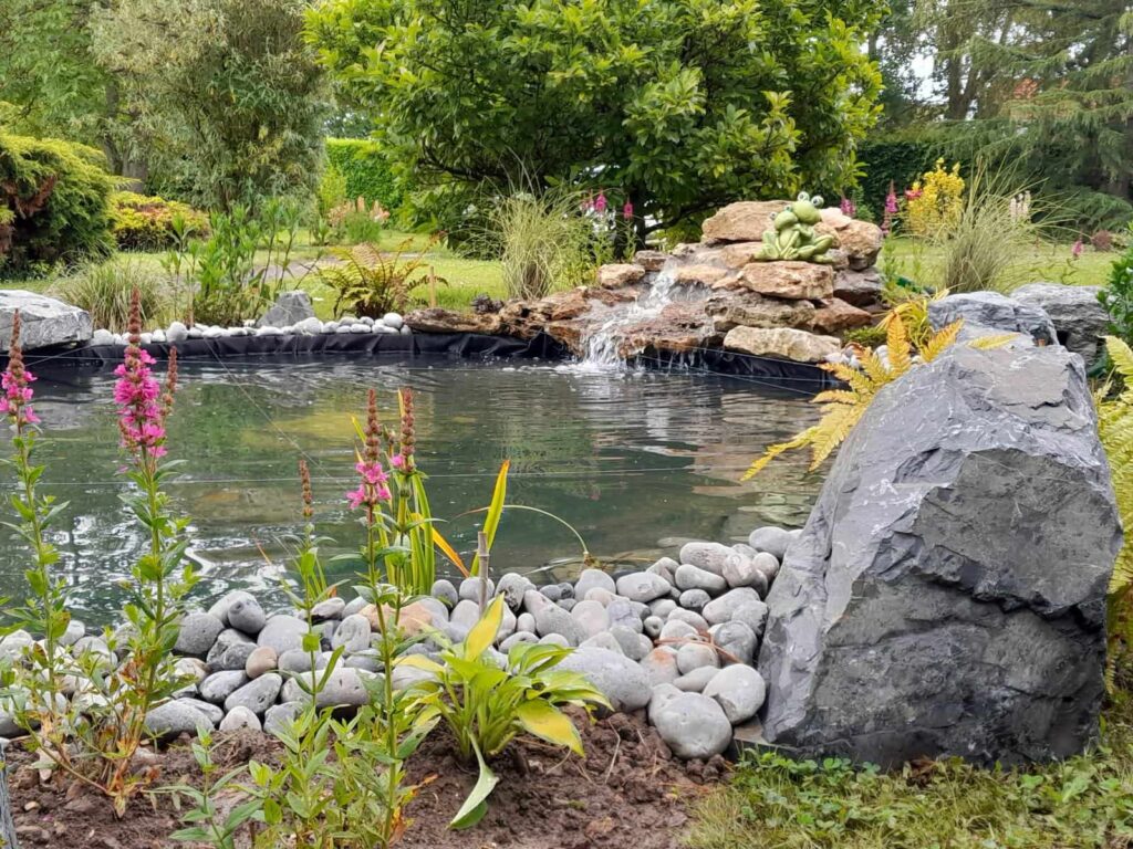 creation-bassin-jardin-cascade-pierres